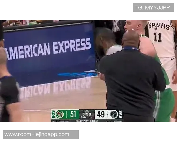 布朗怒批裁判判罚不公罚球差距悬殊引发不满情绪